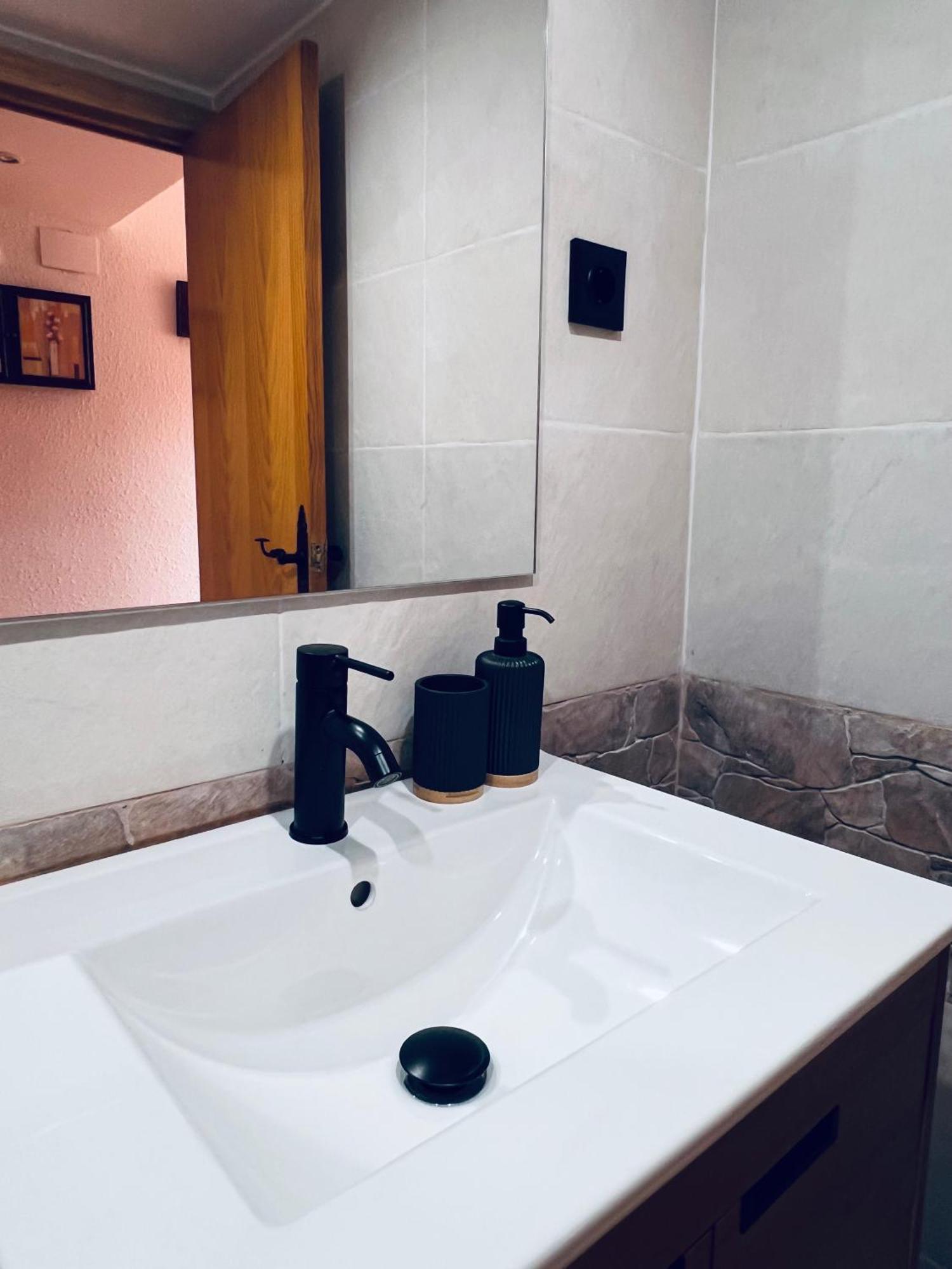 Apartamento Espata III ビリャヌア エクステリア 写真